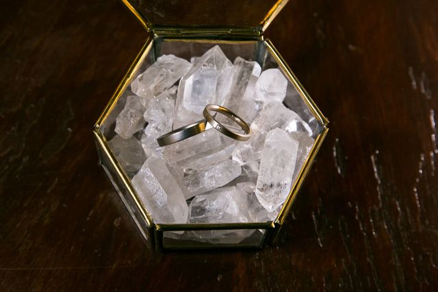 結婚式で撮ってもらった指輪