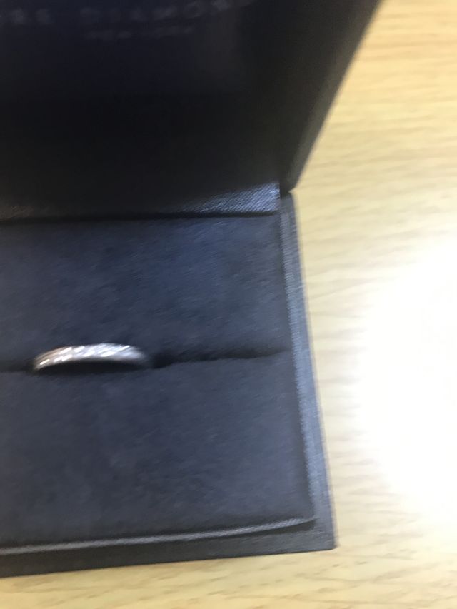 斜めにダイヤが入っている。
