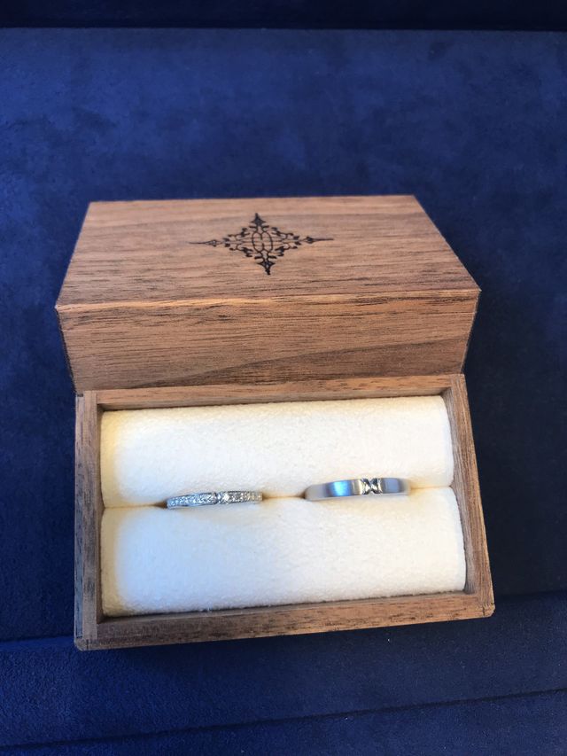 ペアの指輪です。