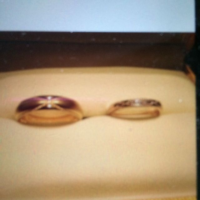 主人のはゴールド、私のはピンクゴールドにしました。