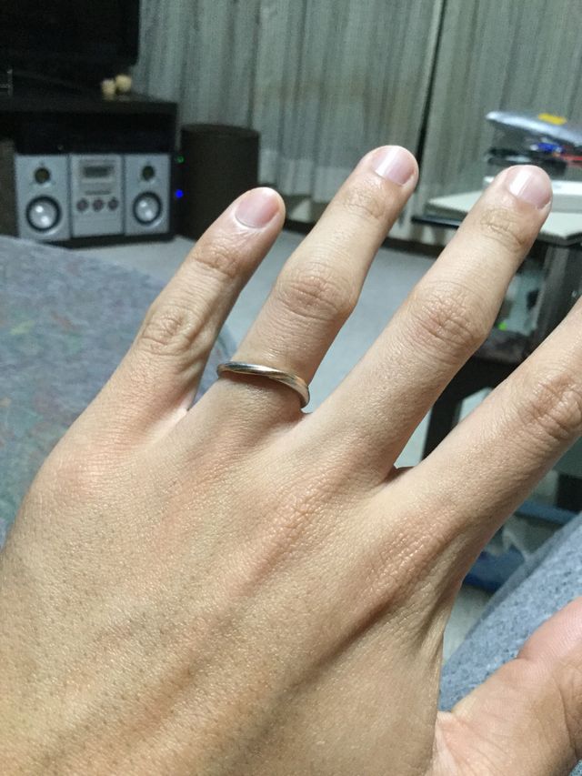 ピンクゴールドがさりげない感じで気に入ってます！