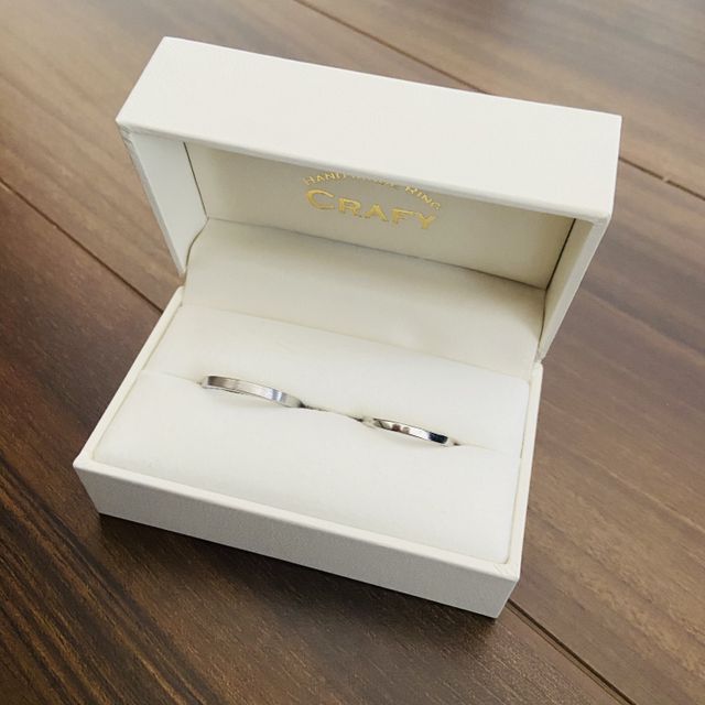 細めのシンプルな平打ちリング