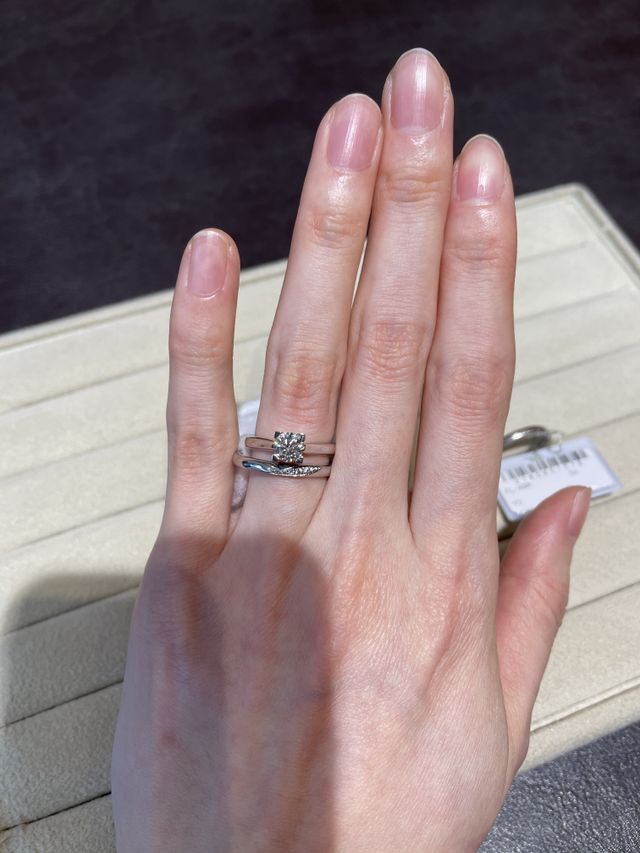 華奢な優しいデザインでとても素敵でした。つけ心地が最高でした