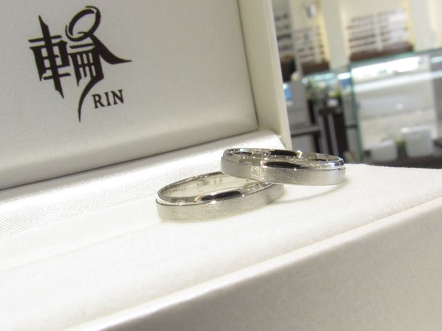 それぞれの指輪にメッセージを刻印して頂きました。