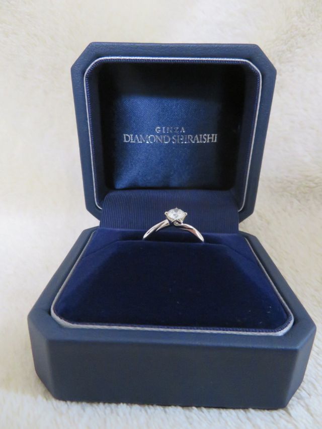 ボックスがネイビーで高級感がありました。