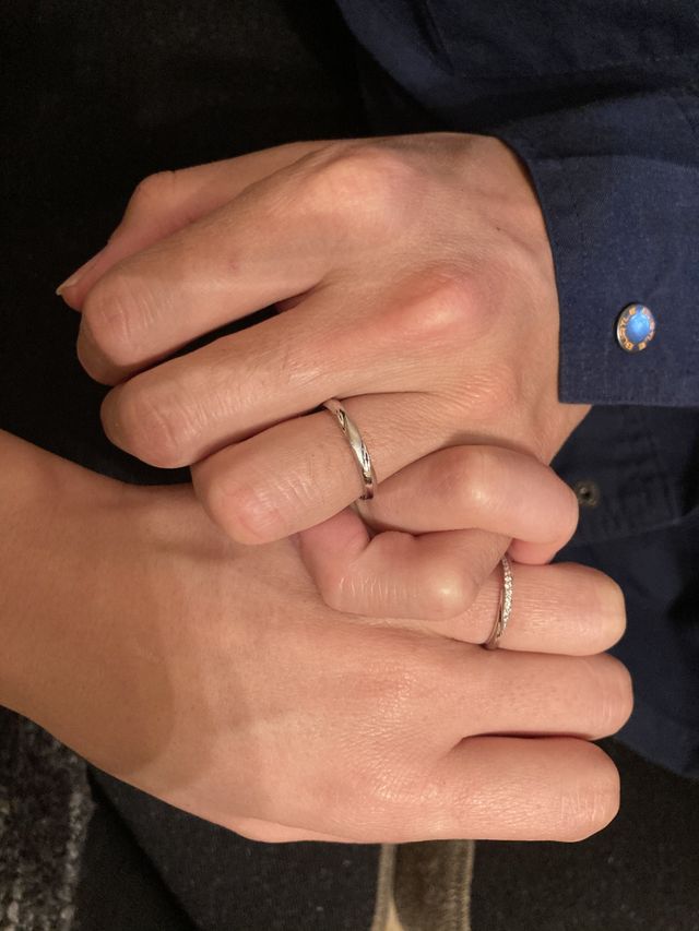 同僚から、指輪似合ってるねと言われました。つけ心地も良いです