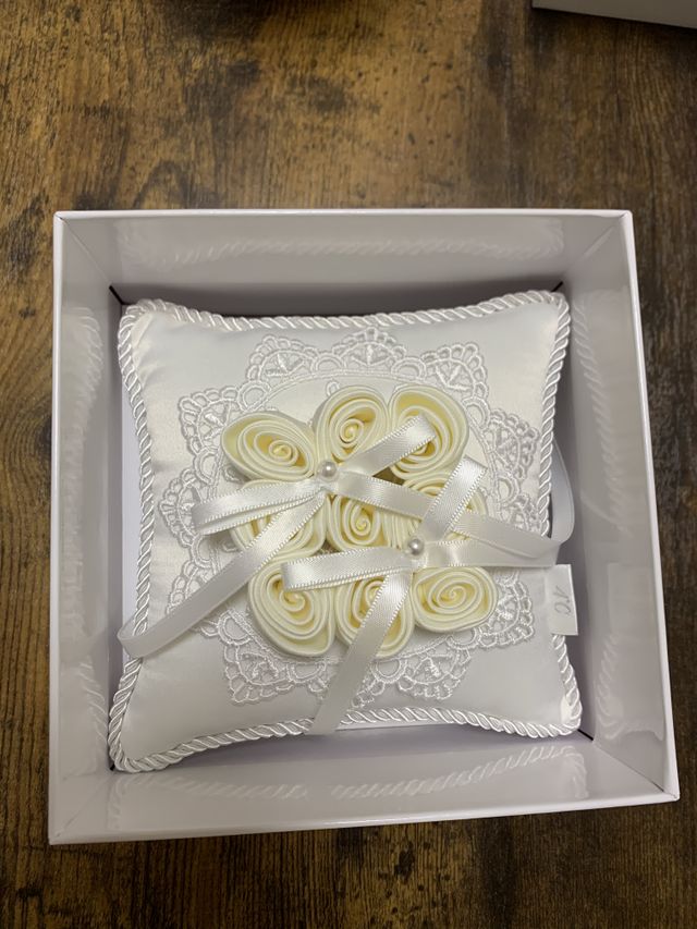 私達が購入した際は、リングピローが特典でついてきました！