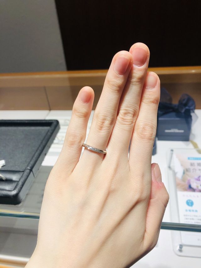 試着したものです。ミル打ちが入っているのが気に入りました！