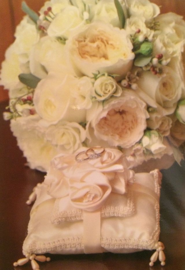 結婚式の時の指輪の写真です。