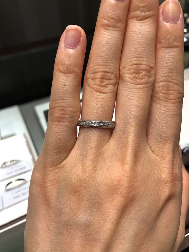 ストレートのハーフエタニティ