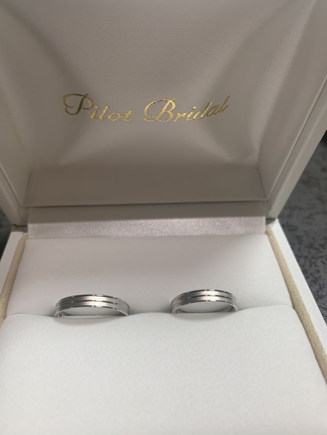 純プラチナの結婚指輪です。