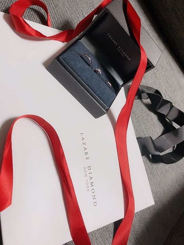 届いた日の写真です。綺麗で妻と2人で惚れ惚れしました。