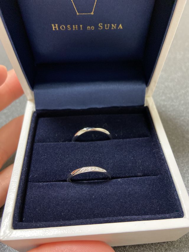 星の砂の結婚指輪です。