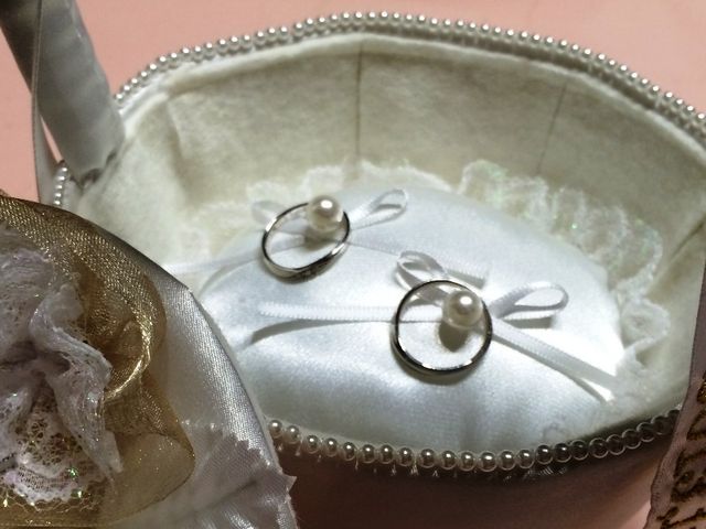 結婚式前にリングピローに乗せた状態