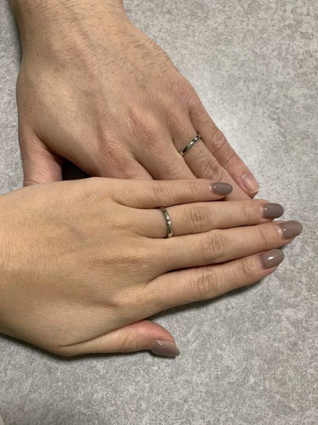 2人でお揃いの結婚指輪です。
