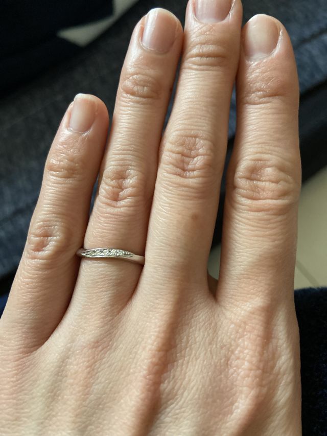 リング幅が狭くスッキリした印象のデザインがお気に入りです