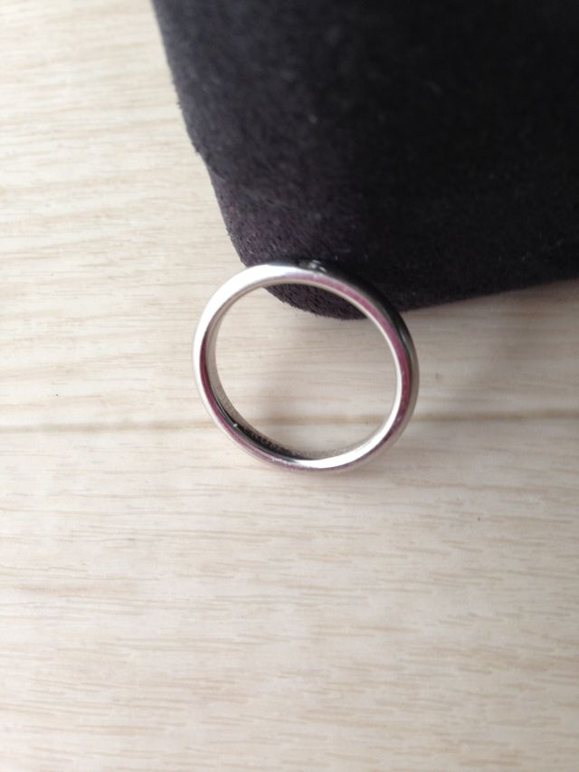 大変シンプルな形です。