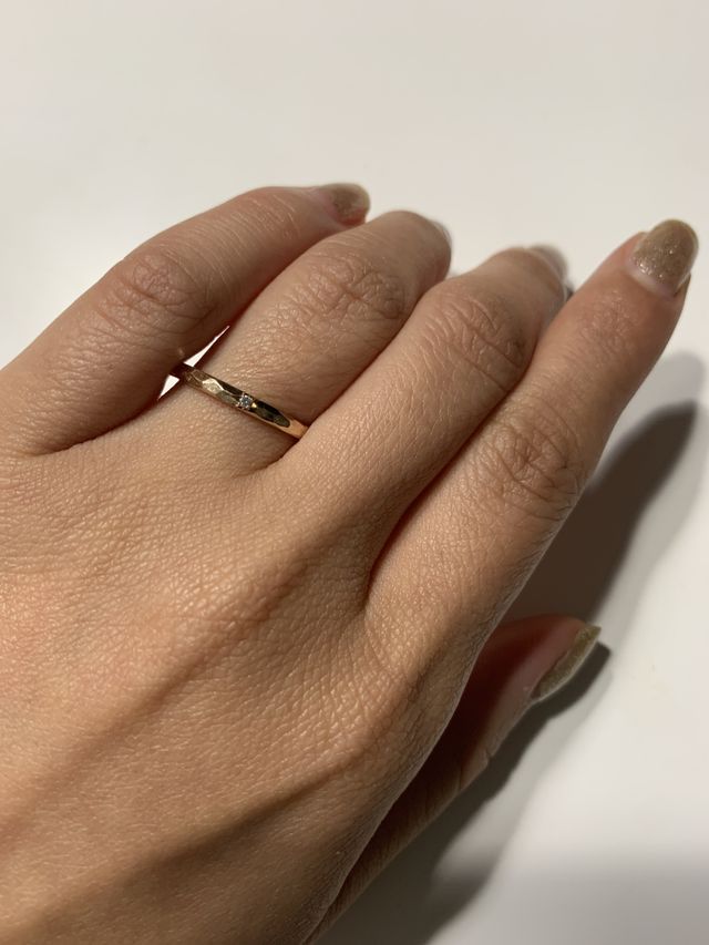 手作りで指輪、ぼこぼこしてる面などありますが、気に入ってます