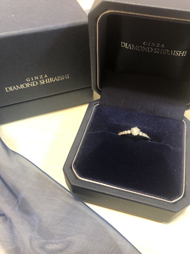 ダイヤモンドの輝きが素晴らしいです。