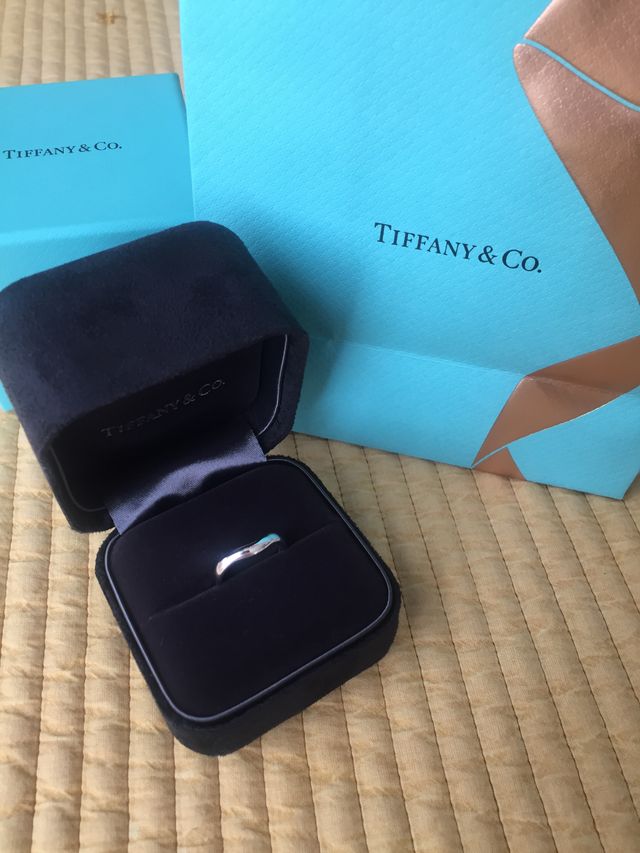 期間限定のゴールドリボンのデザインが可愛いです。