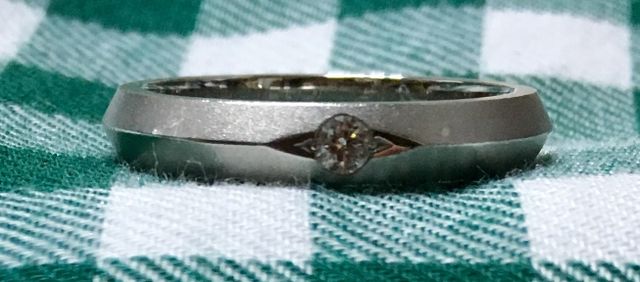 使い始めて1ヶ月以上経ったので、細かい傷がちょっとあります。