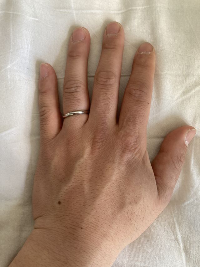 シンプルなデザインで主張し過ぎず気に入っています。