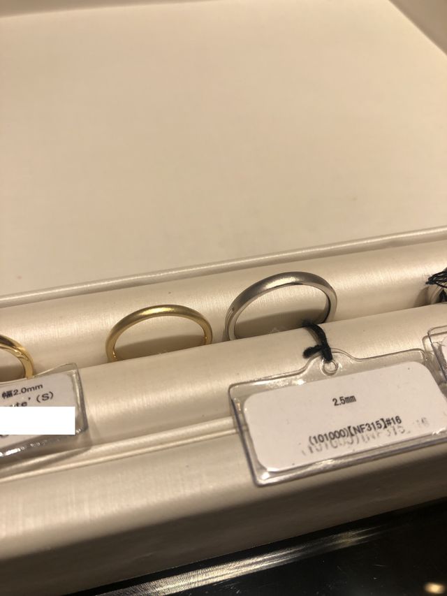 ストレートタイプの指輪