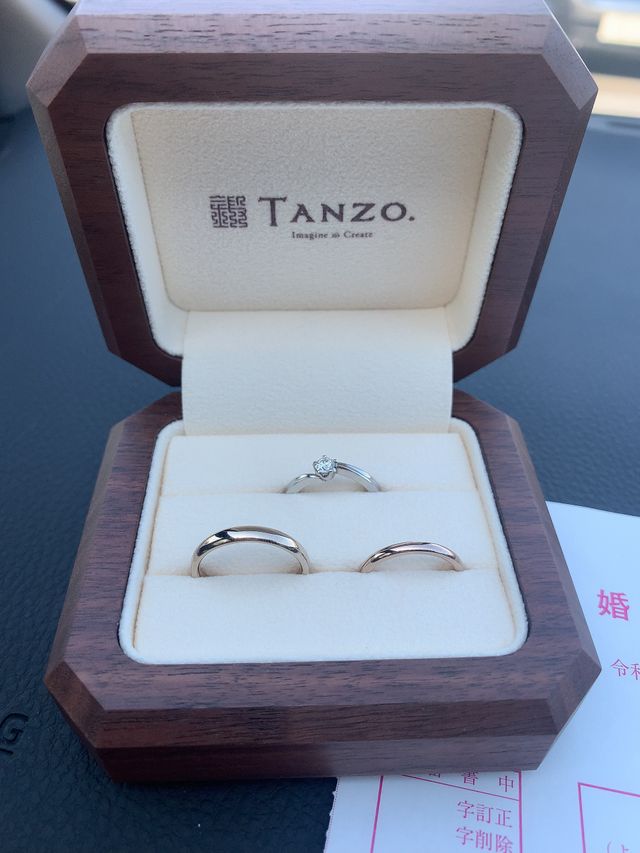 同じくTANZOさんで作っていただいた婚約指輪と