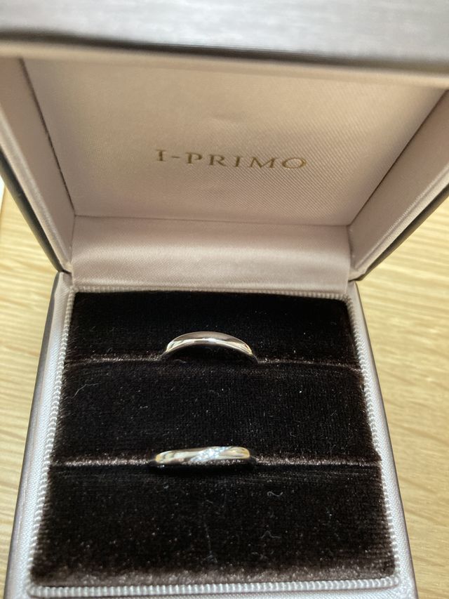 落ち着いた色味の指輪ボックス