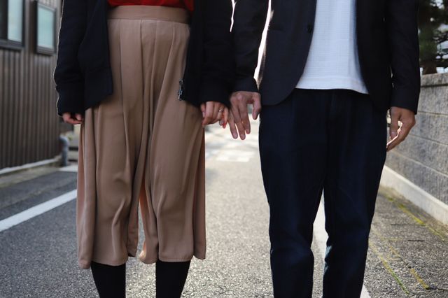 手を繋ぎました。