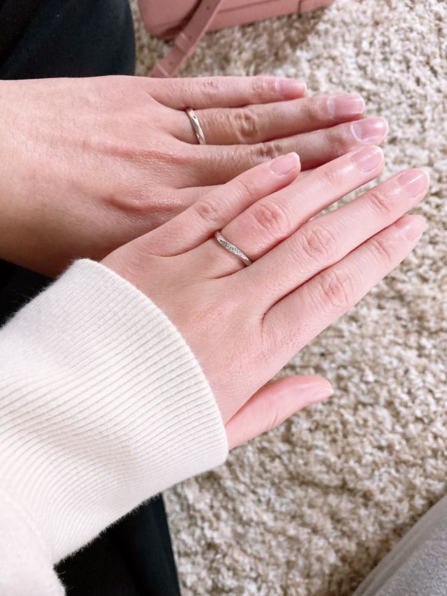 ペア感が出るように似たようなデザインを選びました。