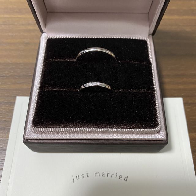 箱を開けた瞬間思わず声が出た。箱の色も高級感があって好き。