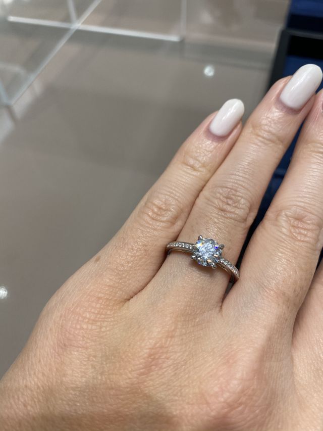 1カラットアップ＋メレダイヤバンド