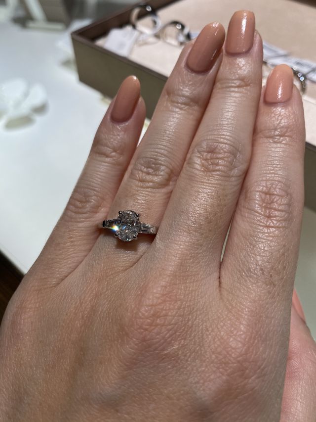 オーバルカット1カラット