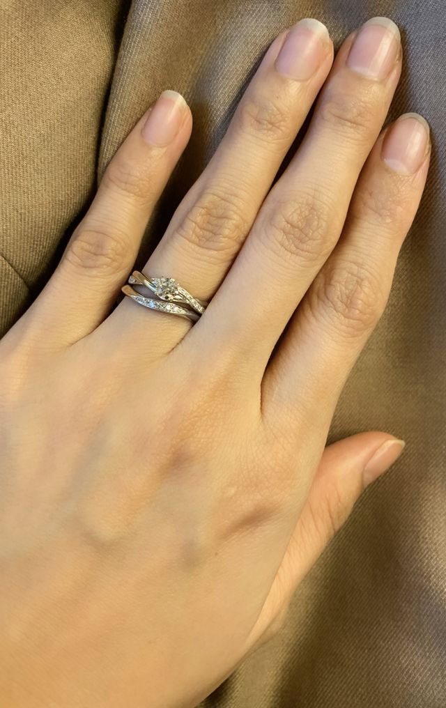 婚約指輪はスイートアイヴィ
結婚指輪はオーチャードの組合わせ