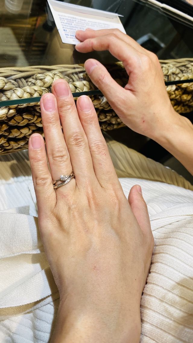婚約指輪と重ね付け