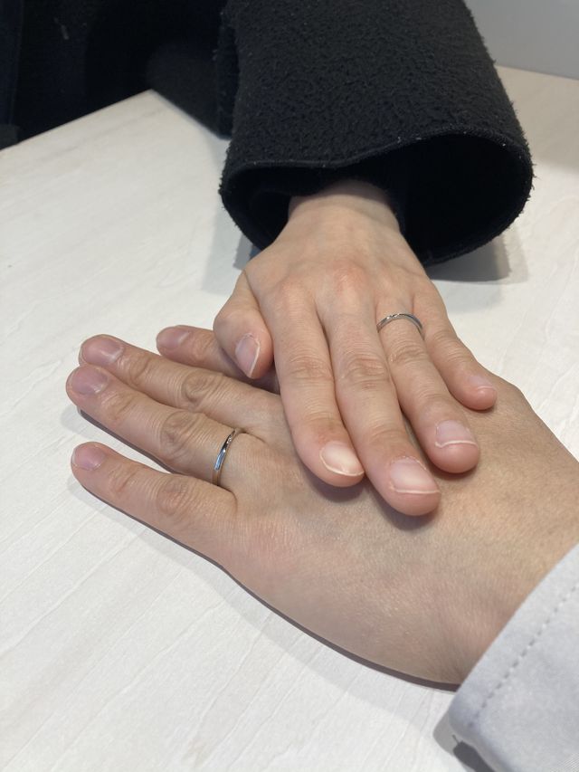 メンズのものはあえてつや消しをなくしてもらいました