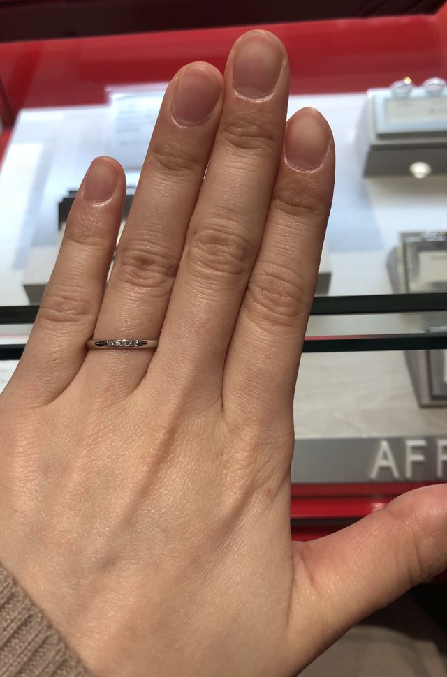 ゆびわ言葉　微笑み。
ダイヤが入ってて可愛らしいデザイン