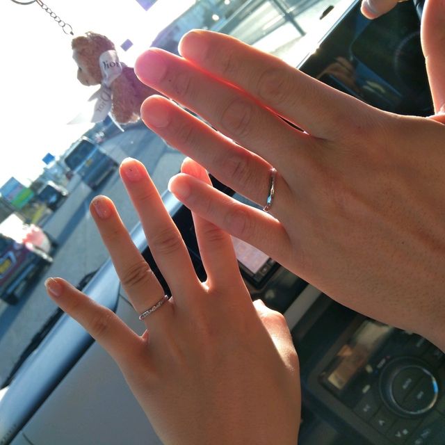 結婚指輪を装着してワクワクの帰宅