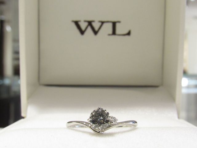 自身で選んだダイヤモンドをセットして頂きました。
