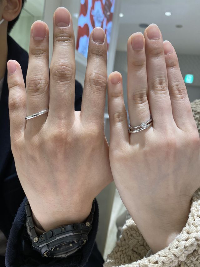婚約指輪と結婚指輪です。