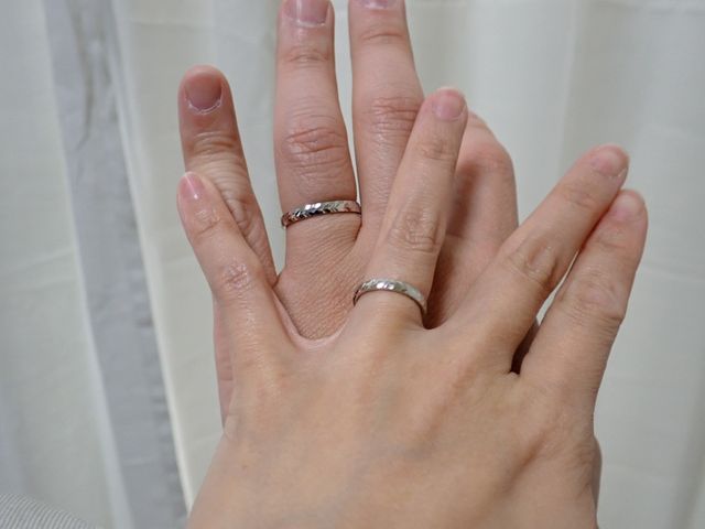 指輪をつけて撮りました。