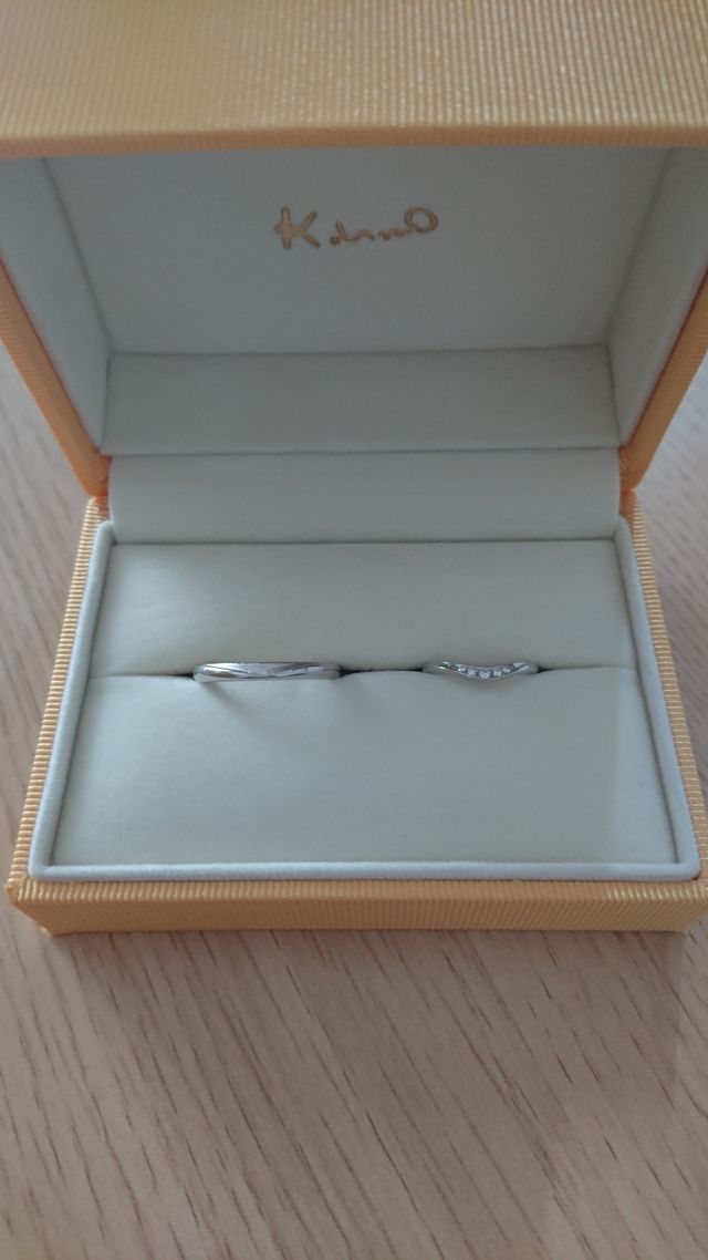 ブループローのウェーブに左が艶消しのデザインです。