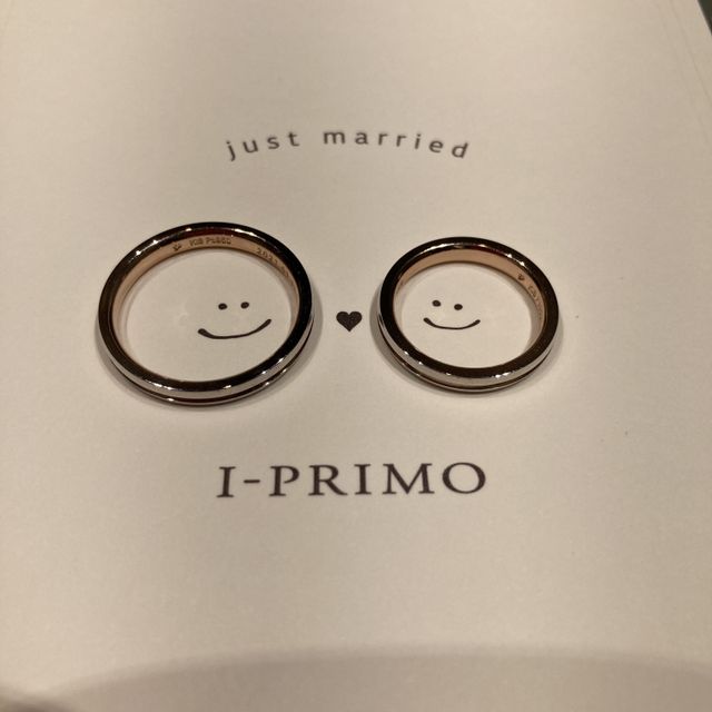 何種類も試着して決めた指輪です