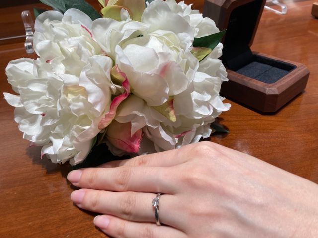 プラチナ平甲丸、幅2.5ミリ、上下にミル打ちを入れました。