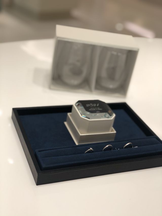 左が婚約指輪、真ん中が結婚指輪(女)右が結婚指輪(男)