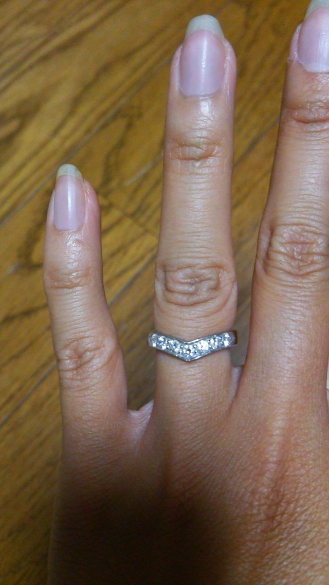 Ｖラインなので、指が長くみえます。