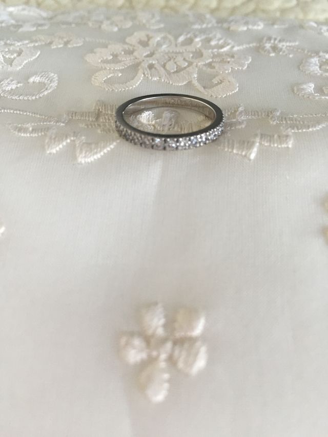 ハーフエタニティのプラチナリングです