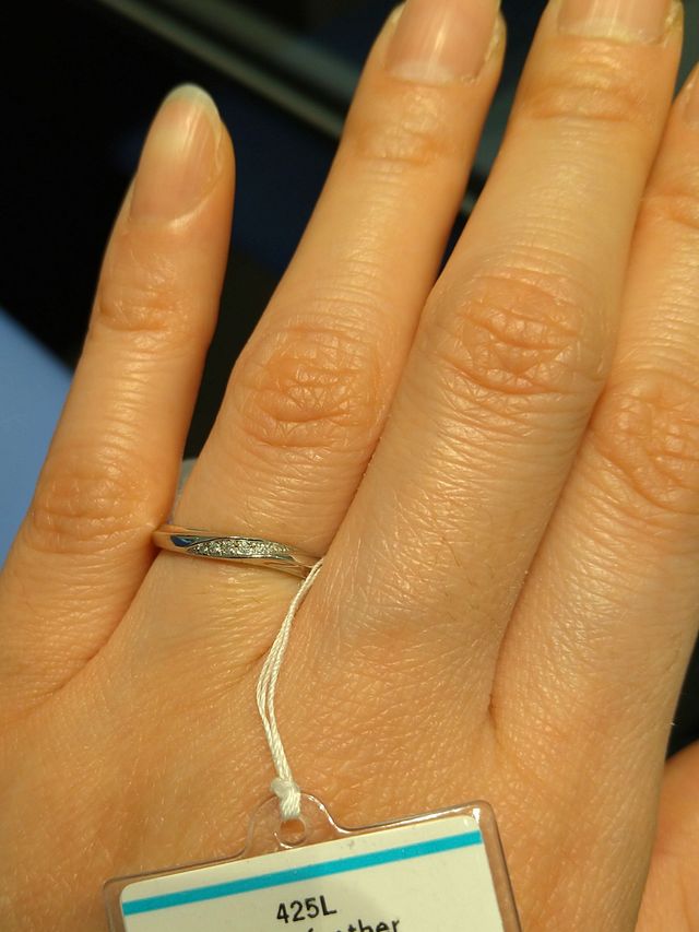 ヴィーナスフェザー、ダイヤ6石