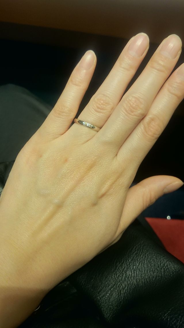 アノリュー、ダイヤ3石